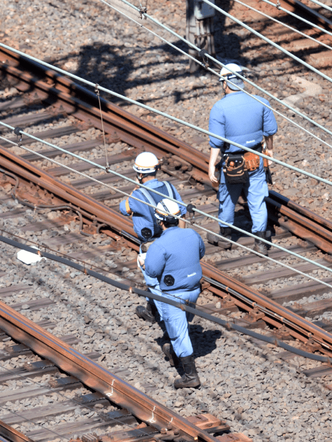 鉄道インフラを支える現場の社員