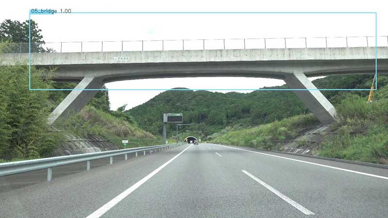 画像認識の跨道橋の場合