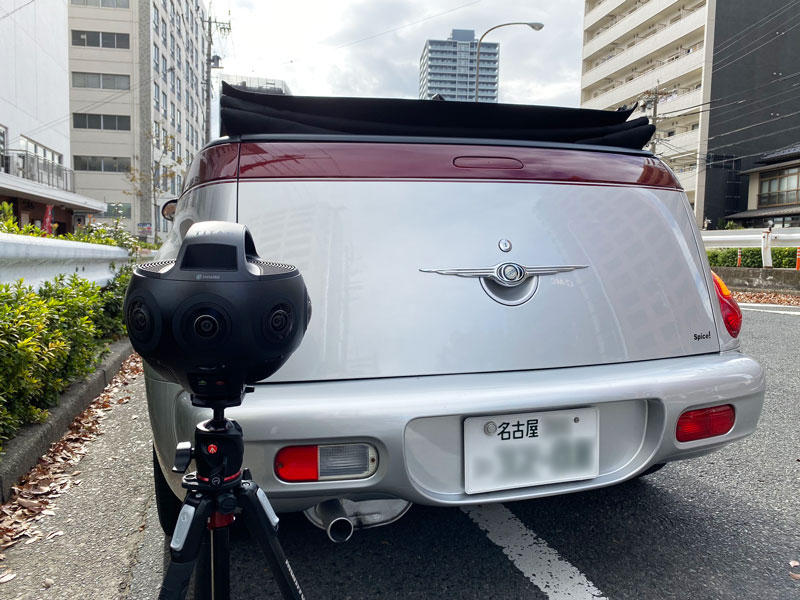 オープンカーでInsta360 TITAN