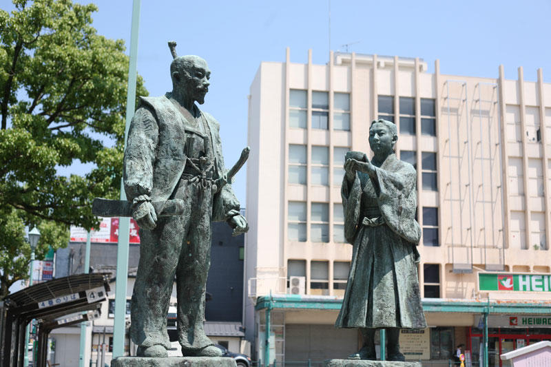 長浜駅前