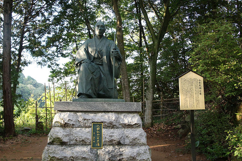 山縣有朋の銅像